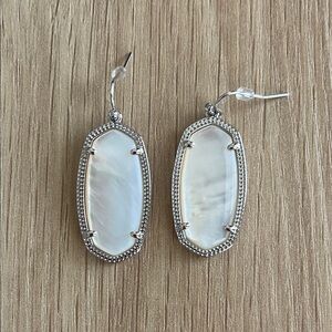 Kendra Scott Danielle mother of pearl Silver Drop Earrings